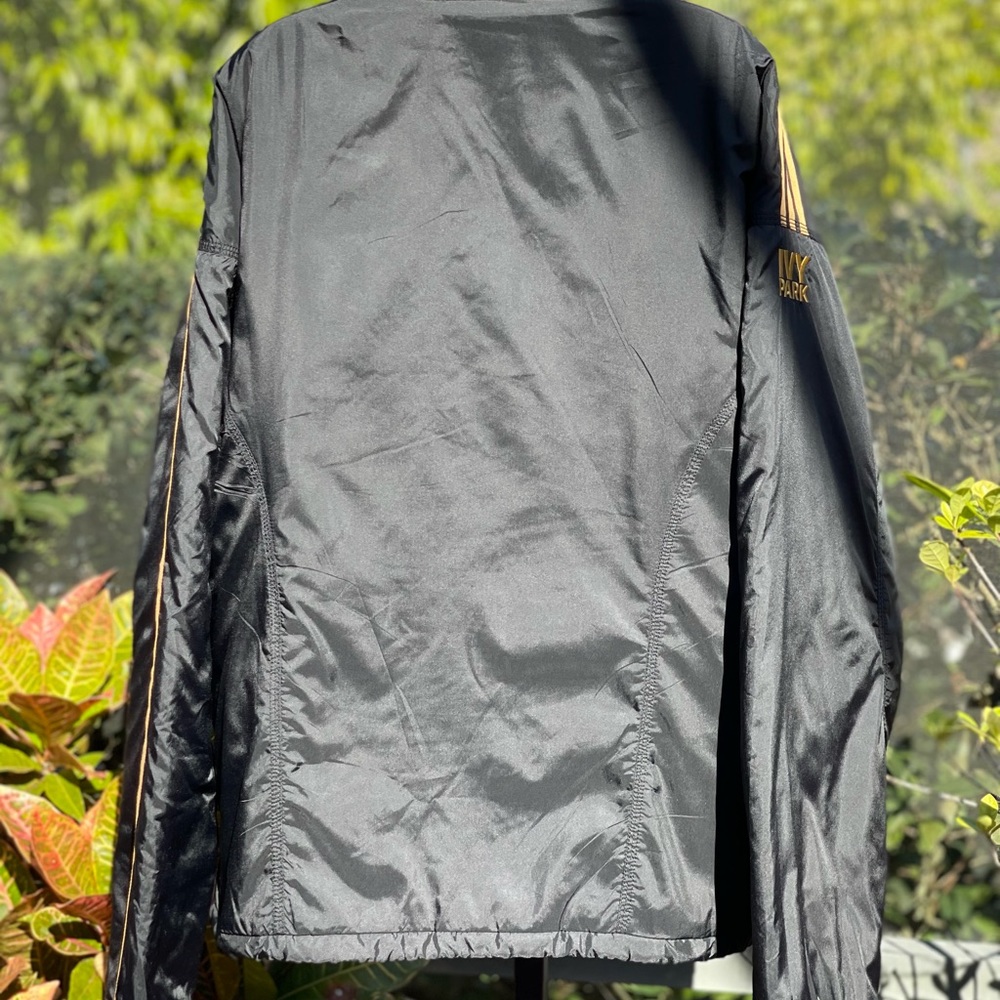 ADIDAS IVY PARK 3S UNISEX WINDBREAKER GR1535 BLACK/GOLD - Picture 10 of 11